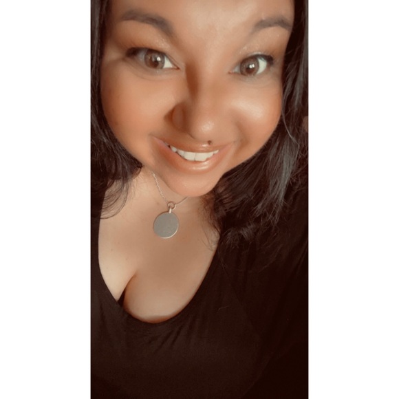 Meet your Posher, Marissa - Picture 1 of 1